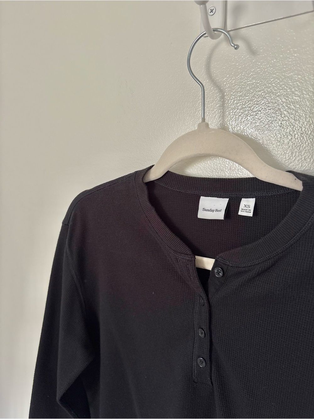 Aritzia/Sunday Best Black Waffle Cropped Long Sleeve Top - Picture 5 of 8